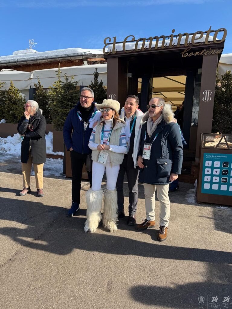 Il Sindaco di Cortina Gianluca Lorenzi con l'ex-Ministro del Turismo Daniela Santanchè e il Prefetto Antonello Roccoberton